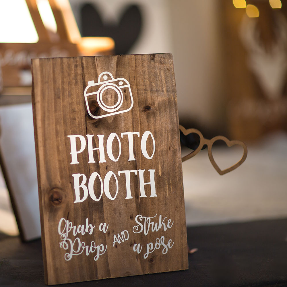 Rustic_Photo_Booth_Sign